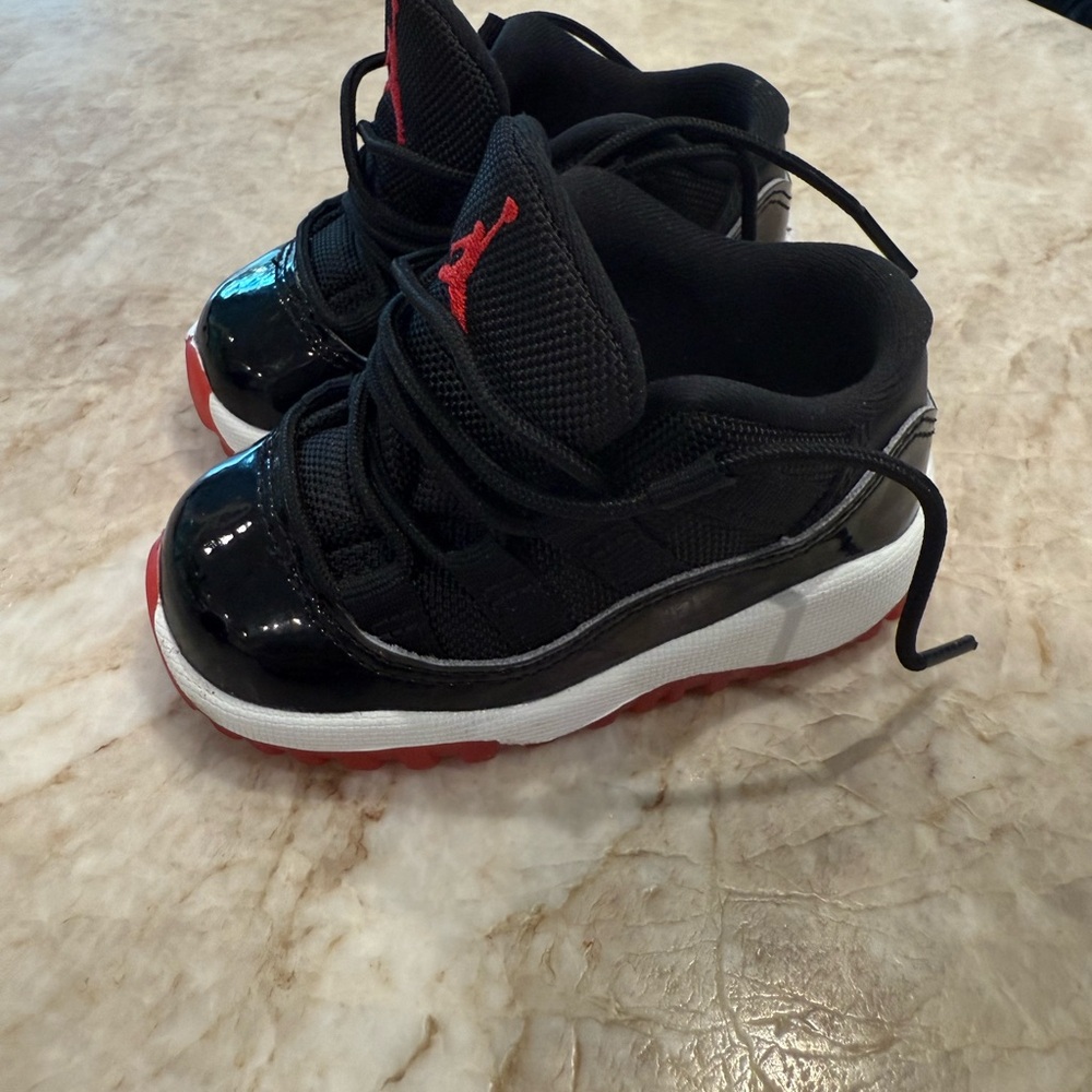 Nike Kids Black and Red Athletic Sneakers